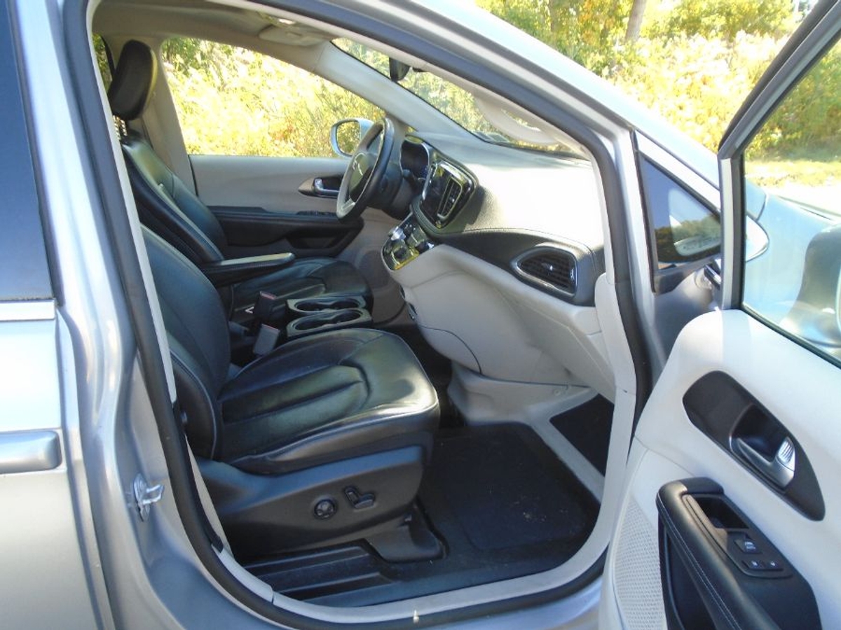 2018 CHRYSLER PACIFICA - Image 4