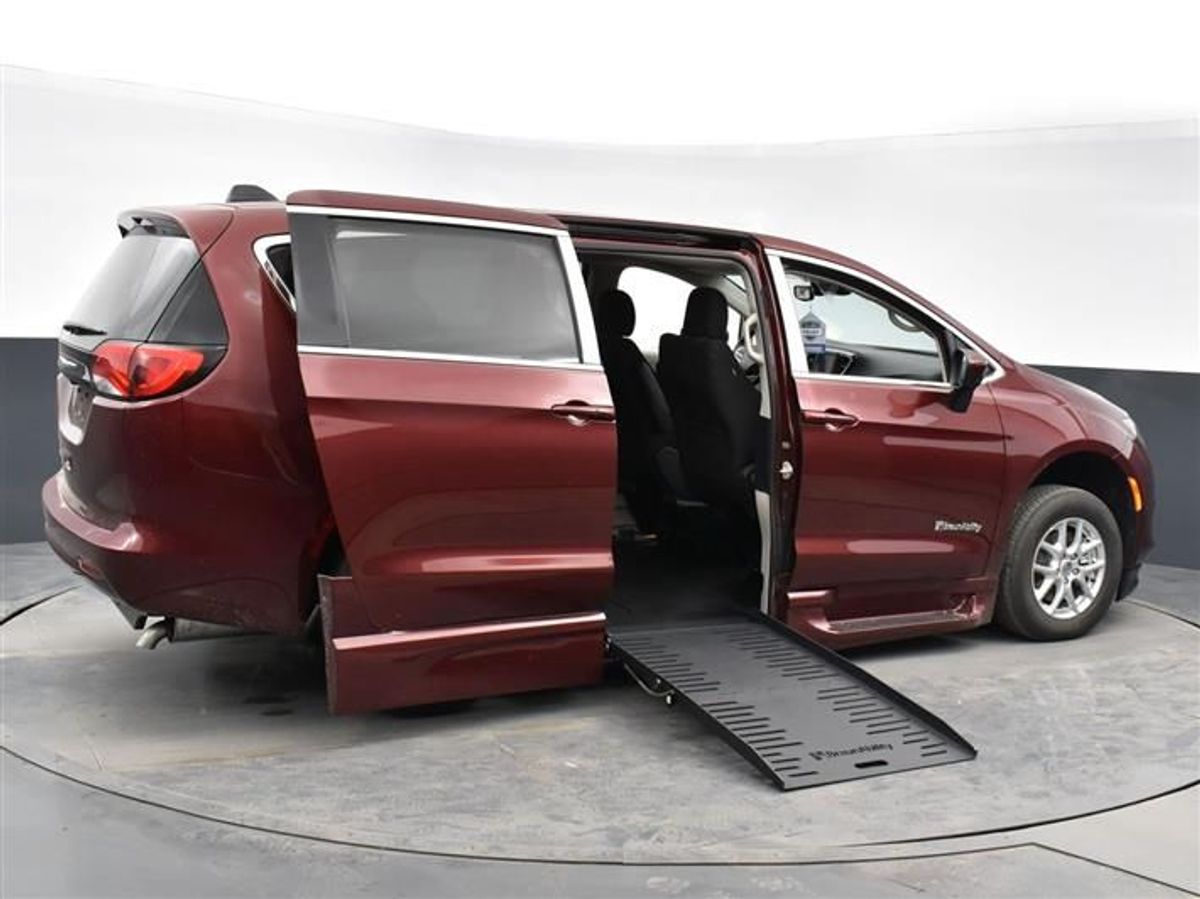 2023 CHRYSLER VOYAGER - Image 18