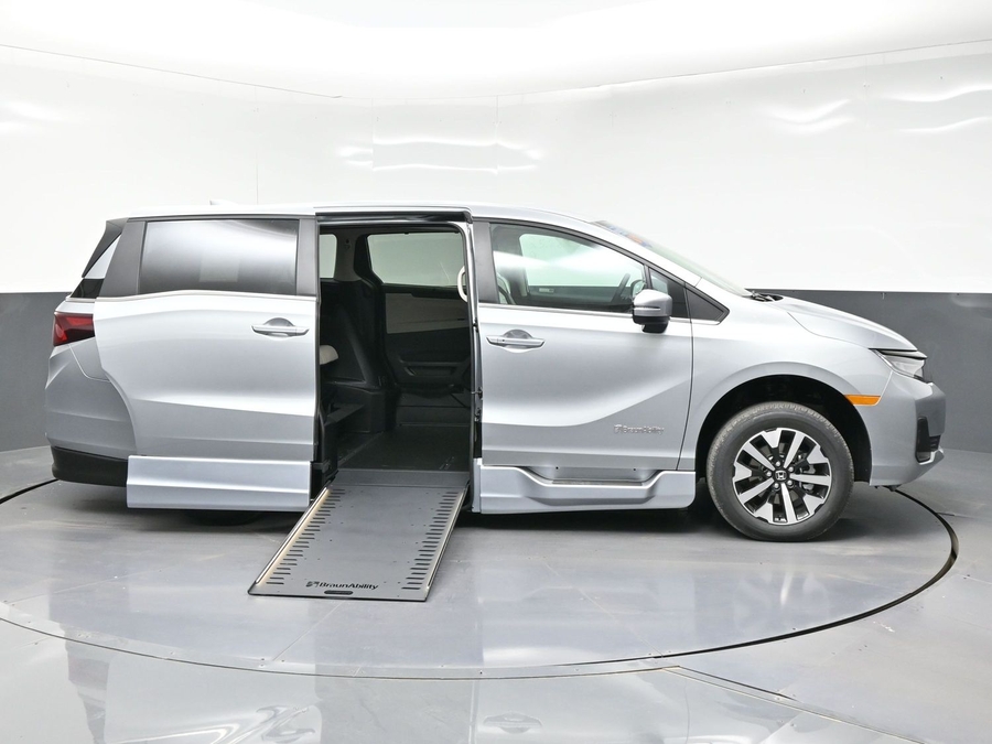 New 2026 Honda Odyssey EX-L - BraunAbility Side Entry Entry In Floor Automatic Ramp