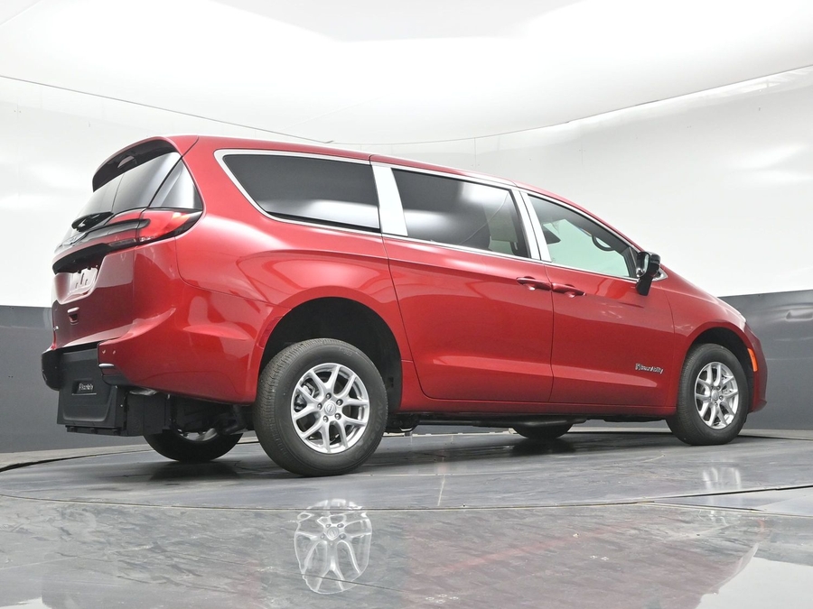 New 2026 Chrysler Pacifica Select Plus - BraunAbility Rear Entry Fold Out Manual Ramp