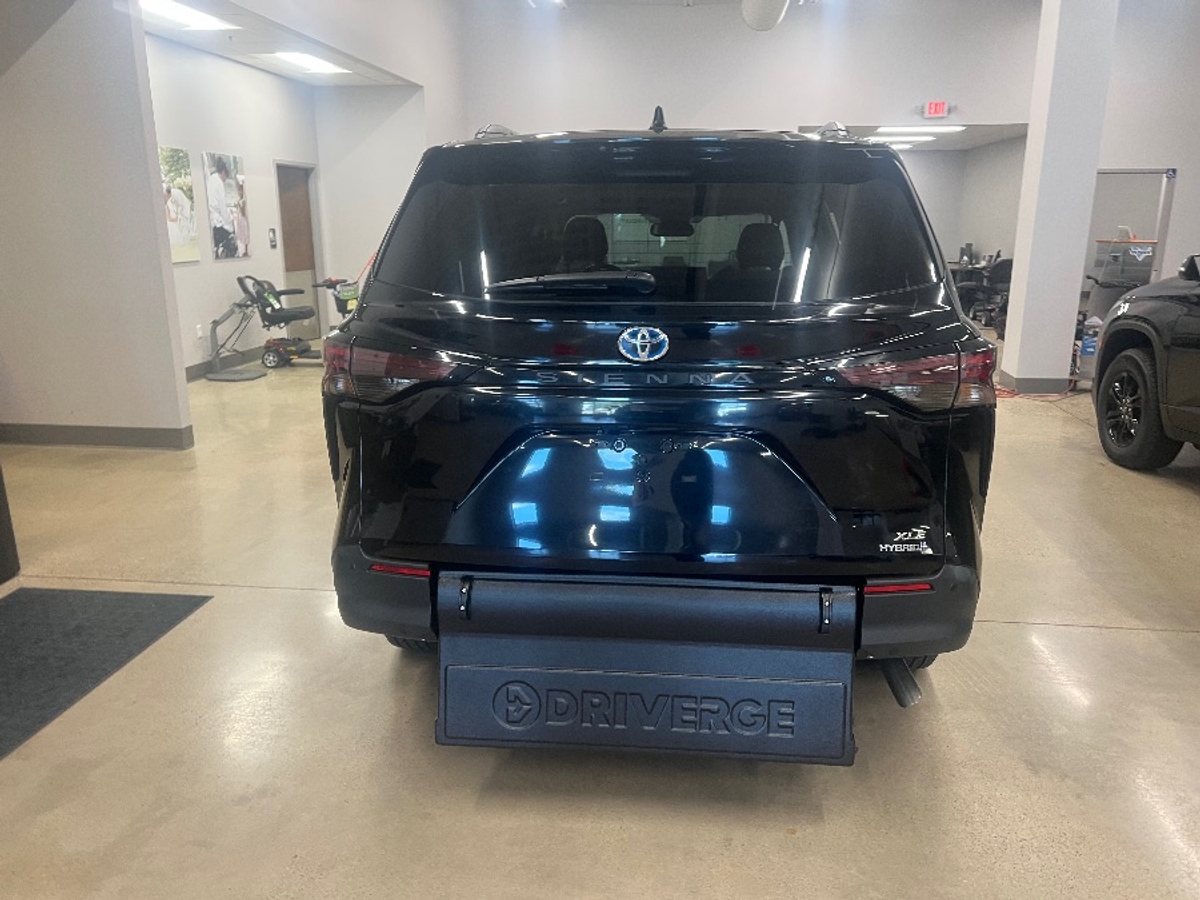 2024 TOYOTA SIENNA - Image 7