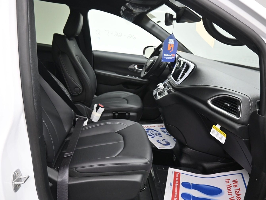 New 2026 Chrysler Pacifica Select Sport - BraunAbility Side Entry Fold Out Automatic Ramp