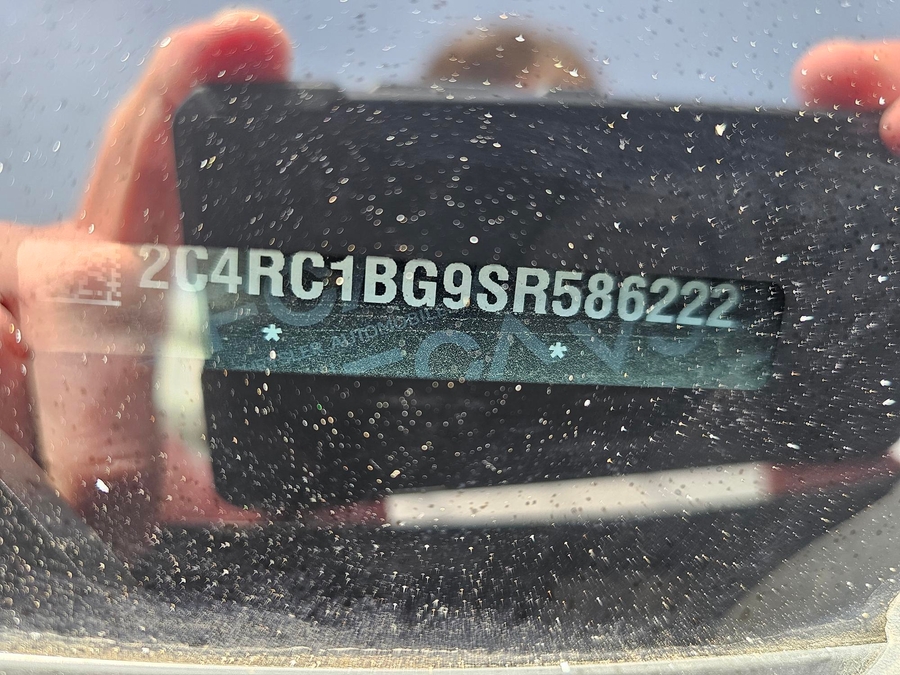 Black Chrysler Pacifica image number 12