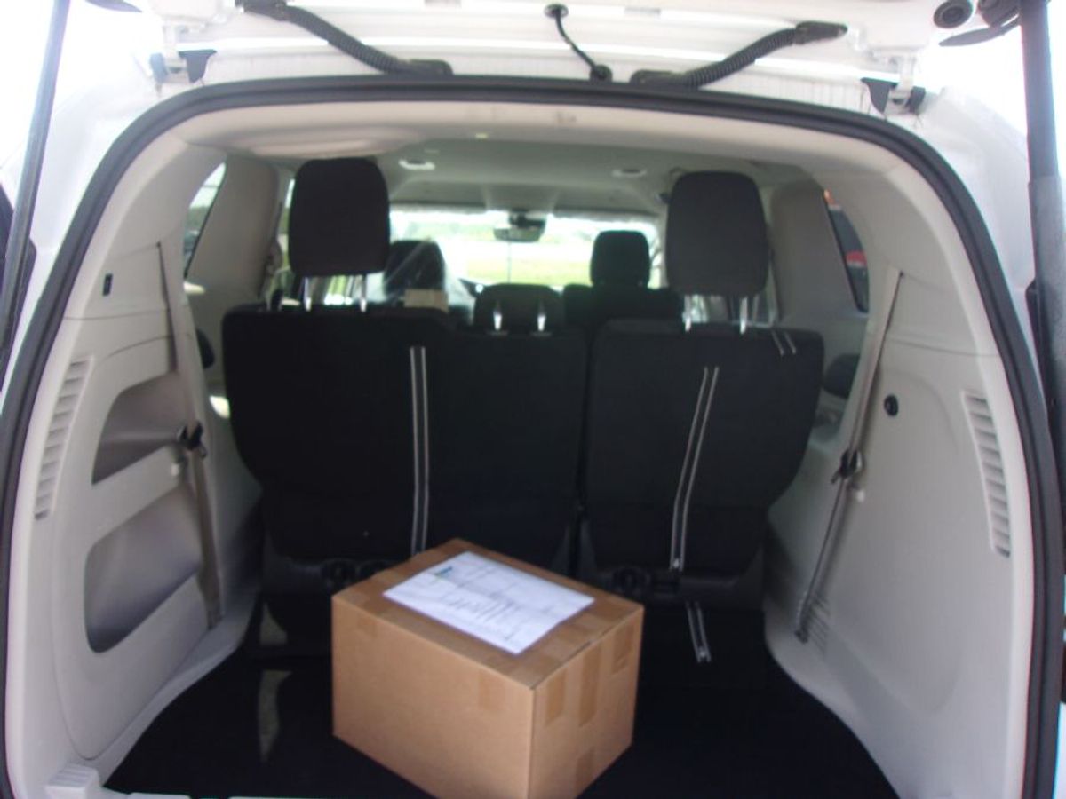 2024 CHRYSLER VOYAGER - Image 12