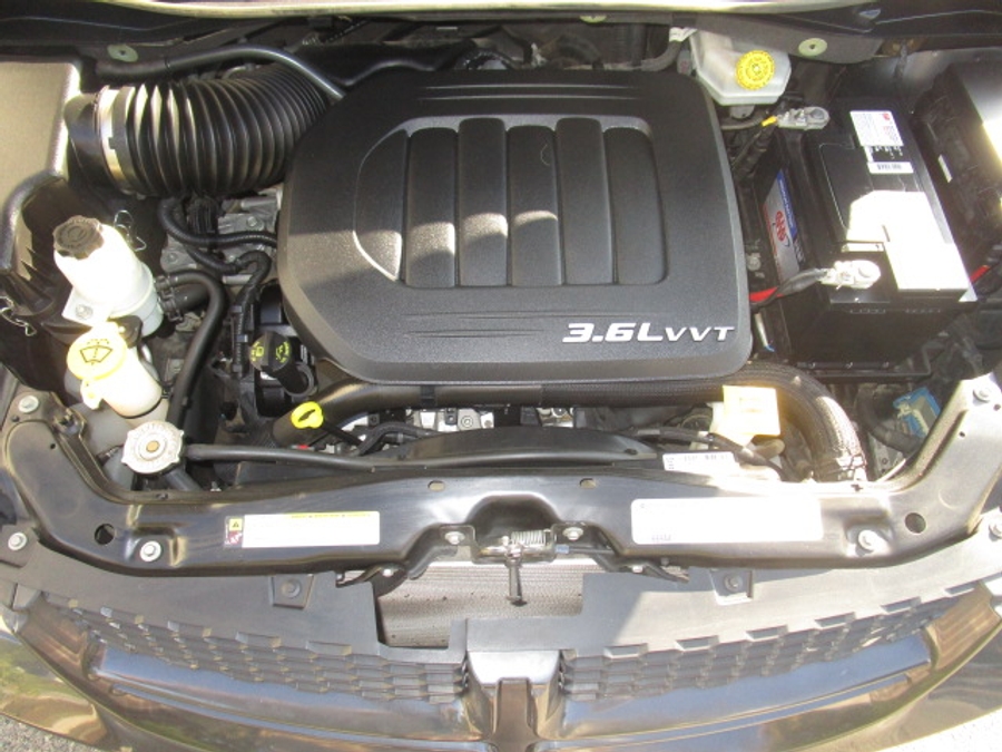 Used 2012 Dodge Grand Caravan RT - BraunAbility Side Entry Entry Fold Out Automatic Ramp