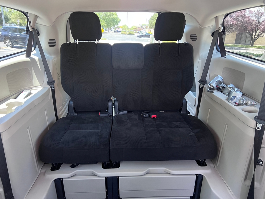 Used 2015 Dodge Grand Caravan SXT - BraunAbility Side Entry Fold Out Automatic Ramp