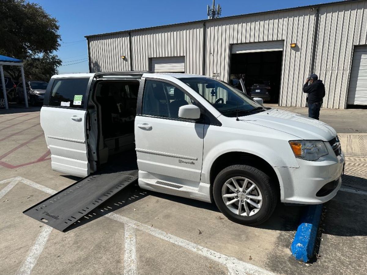 White Dodge Grand Caravan image number 6