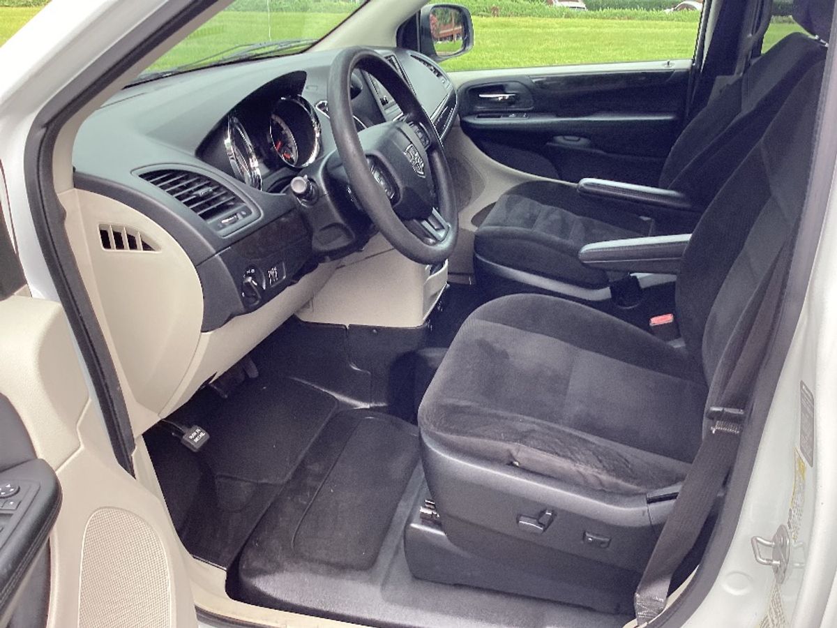 White Dodge Grand Caravan image number 11