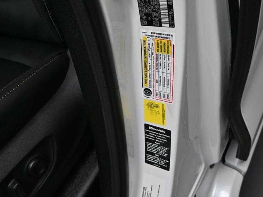 New 2026 Toyota Sienna Hybrid Limited - BraunAbility Side Entry In Floor Automatic Ramp