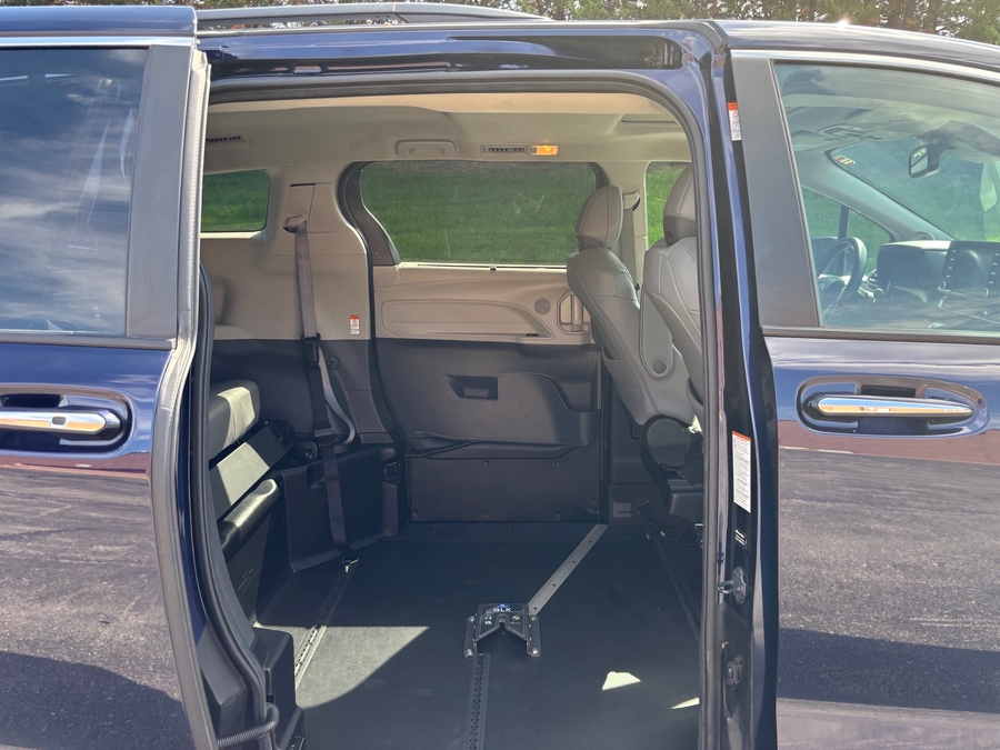 Used 2023 Toyota Sienna Hybrid XLE Plus - BraunAbility Side Entry Fold Out Automatic Ramp