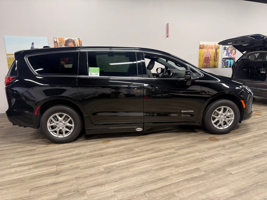Black Chrysler Pacifica with Side Entry Automatic Fold Out ramp