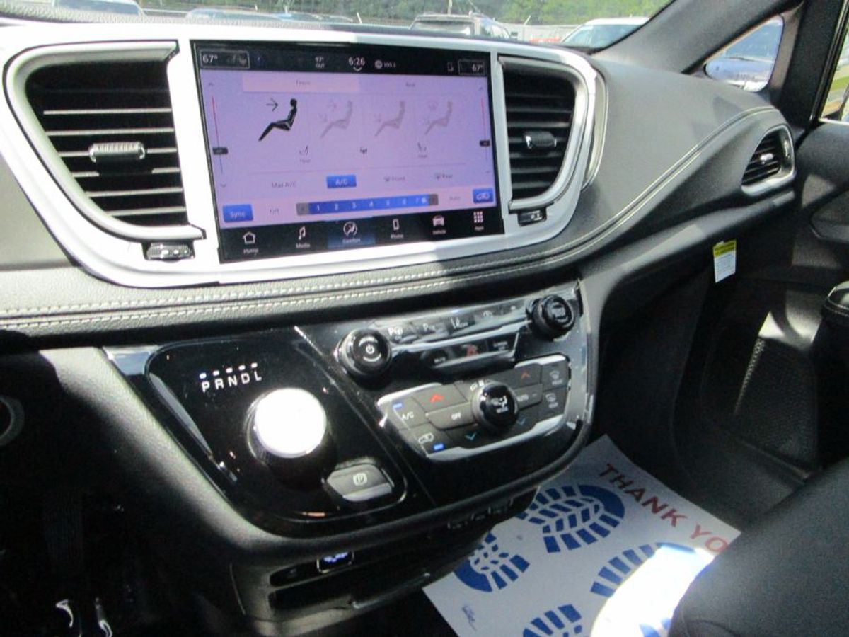 2025 CHRYSLER PACIFICA - Image 14