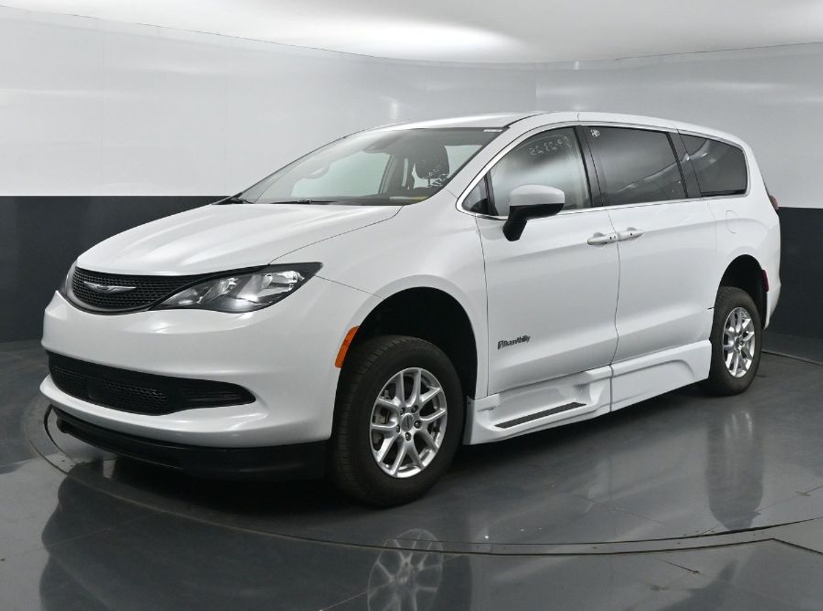 2023 CHRYSLER VOYAGER - Image 4