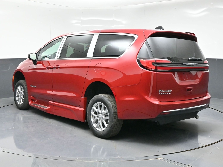 Red Chrysler Pacifica image number 5