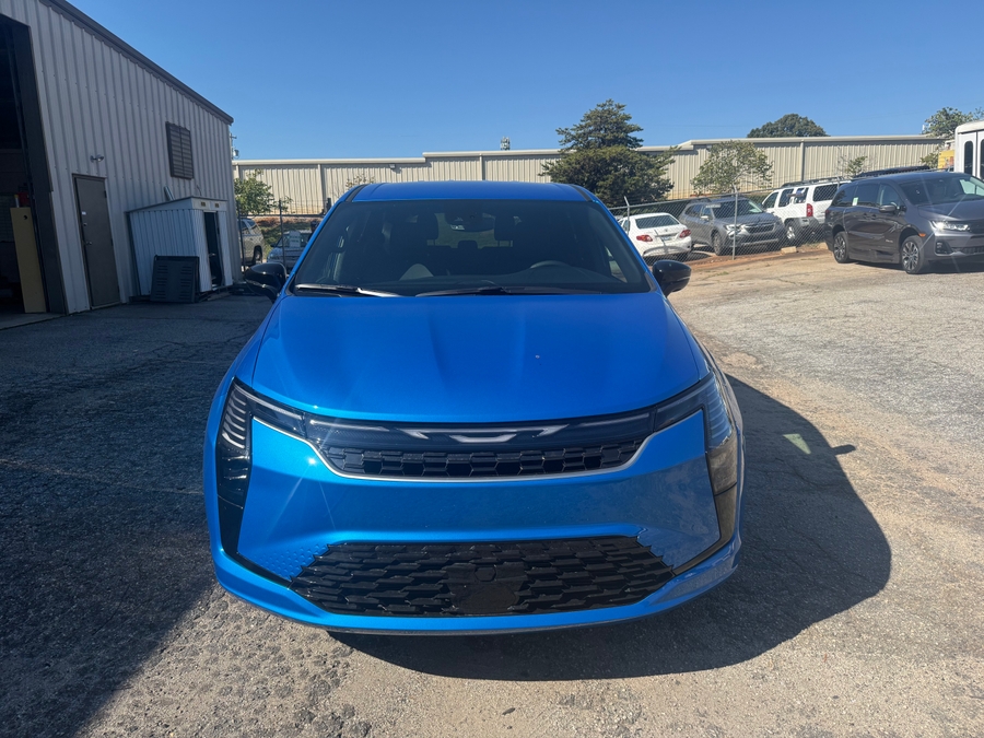 Blue Chrysler Pacifica image number 1