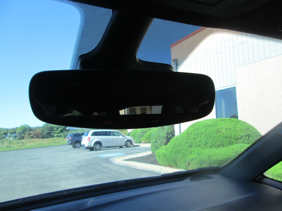 Blue Chrysler Pacifica image number 4
