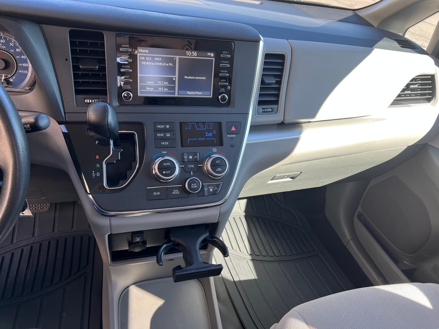 Used 2019 Toyota Sienna L -  Rear Entry Entry Fold Out Manual Ramp