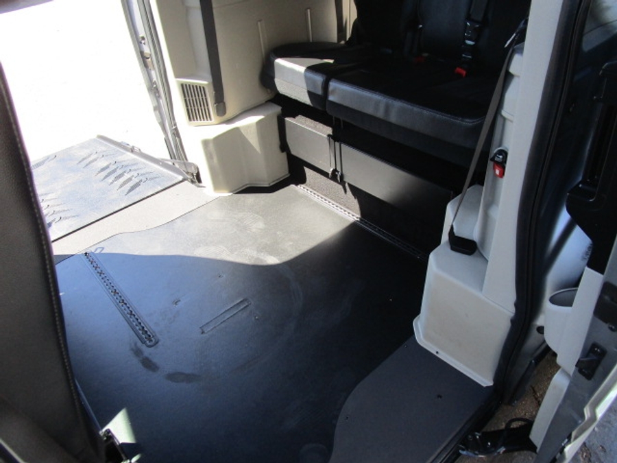 Used 2019 Dodge Grand Caravan SXT - Revability Side Entry Entry Fold Out Automatic Ramp