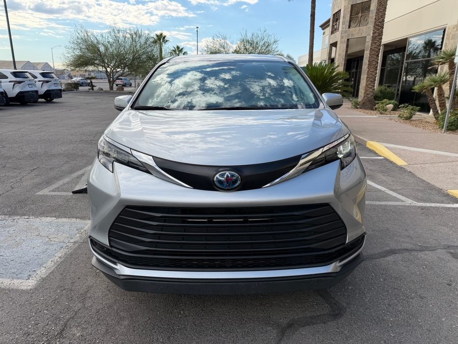 Used 2024 Toyota Sienna Hybrid LE Base - BraunAbility Side Entry Fold Out Automatic Ramp