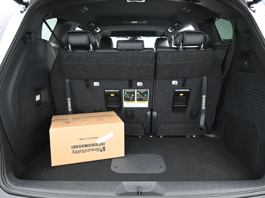 New 2025 Toyota Sienna Hybrid XSE Sport - BraunAbility Side Entry Entry In Floor Automatic Ramp