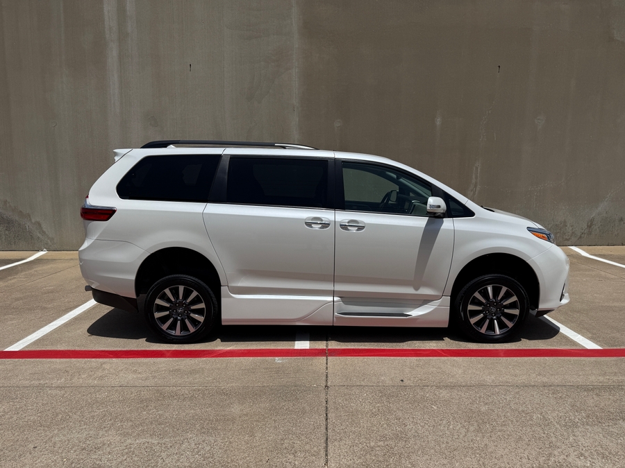 Used 2020 Toyota Sienna Limited - VMI Side Entry In Floor Automatic Ramp