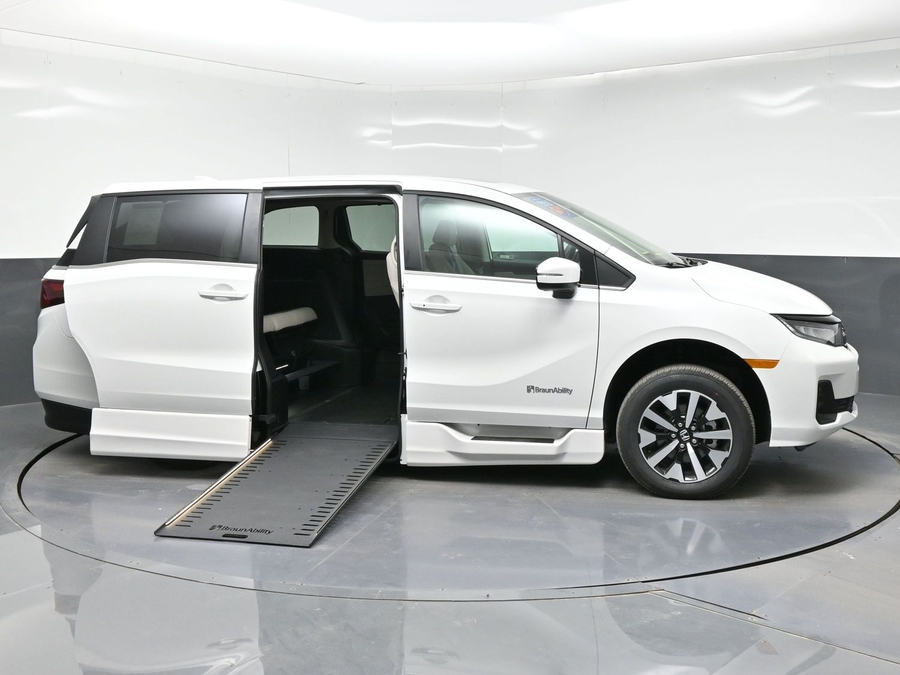 New 2026 Honda Odyssey EX-L - BraunAbility Side Entry Entry In Floor Automatic Ramp