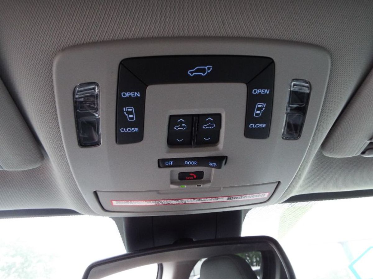 2024 TOYOTA SIENNA - Image 10