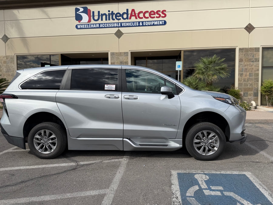 Used 2024 Toyota Sienna Hybrid LE Base - BraunAbility Side Entry Fold Out Automatic Ramp