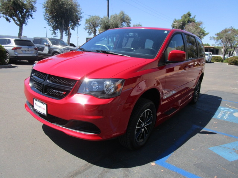 Used 2015 Dodge Grand Caravan SE - BraunAbility Side Entry Entry Fold Out Automatic Ramp
