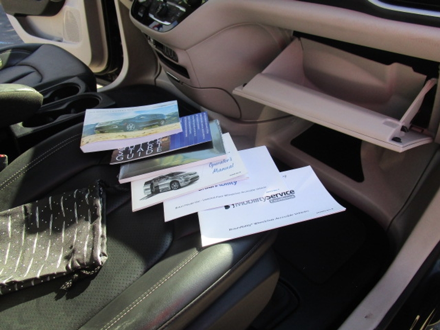 Used 2023 Chrysler Pacifica Touring L - BraunAbility Side Entry Entry In Floor Automatic Ramp