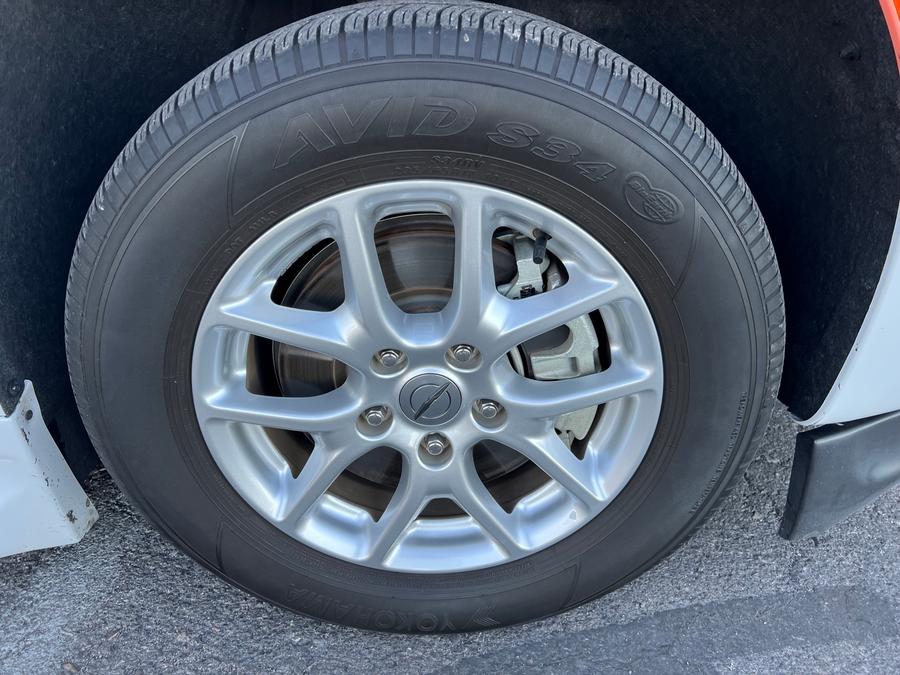 Used 2023 Chrysler Pacifica Touring L Safety - BraunAbility Side Entry Entry In Floor Automatic Ramp