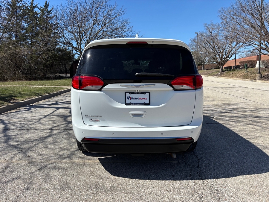 Used 2019 Chrysler Pacifica Touring L - VMI Side Entry Entry In Floor Automatic Ramp