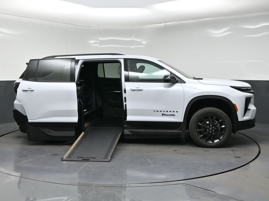 White Chevrolet Traverse image number 6