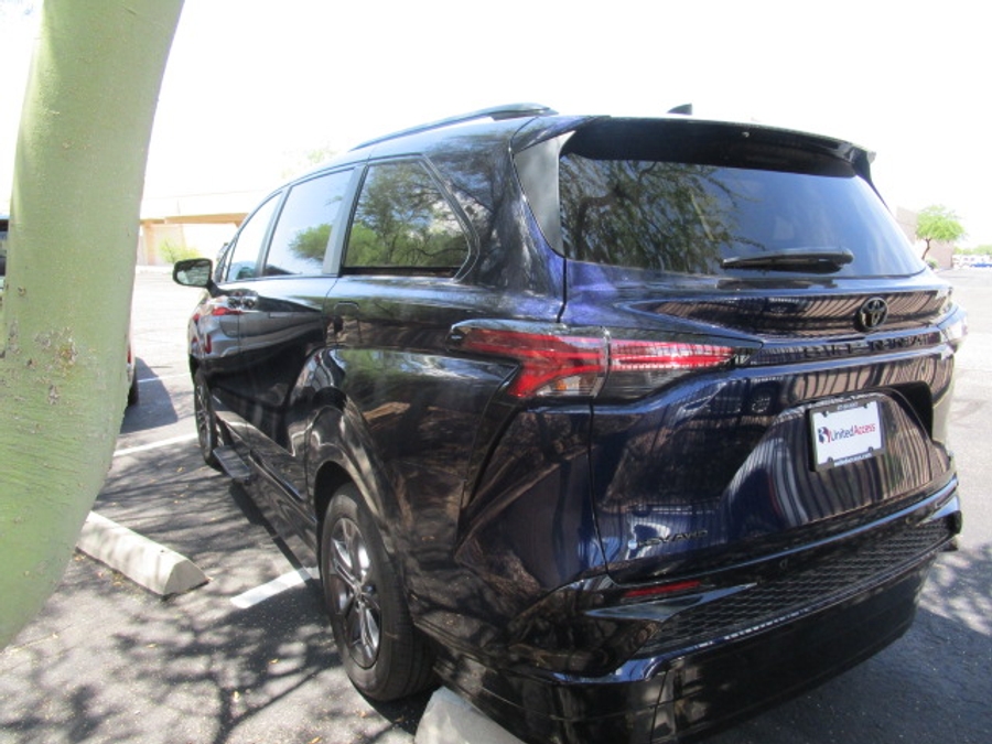 New 2026 Toyota Sienna Hybrid AWD XSE - VMI Side Entry In Floor Automatic Ramp