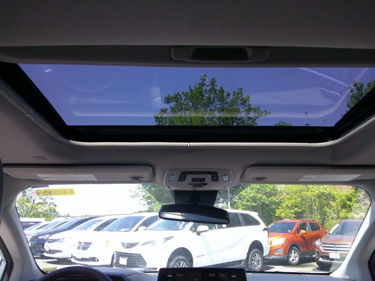 2024 TOYOTA SIENNA - Image 18