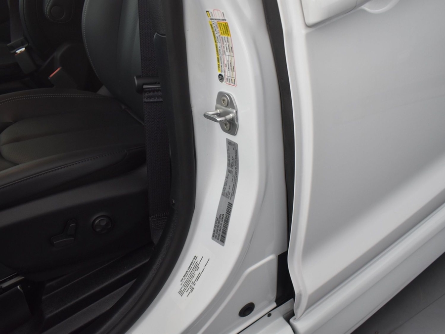 New 2025 Chrysler Pacifica Select Safety - BraunAbility Side Entry Entry In Floor Automatic Ramp