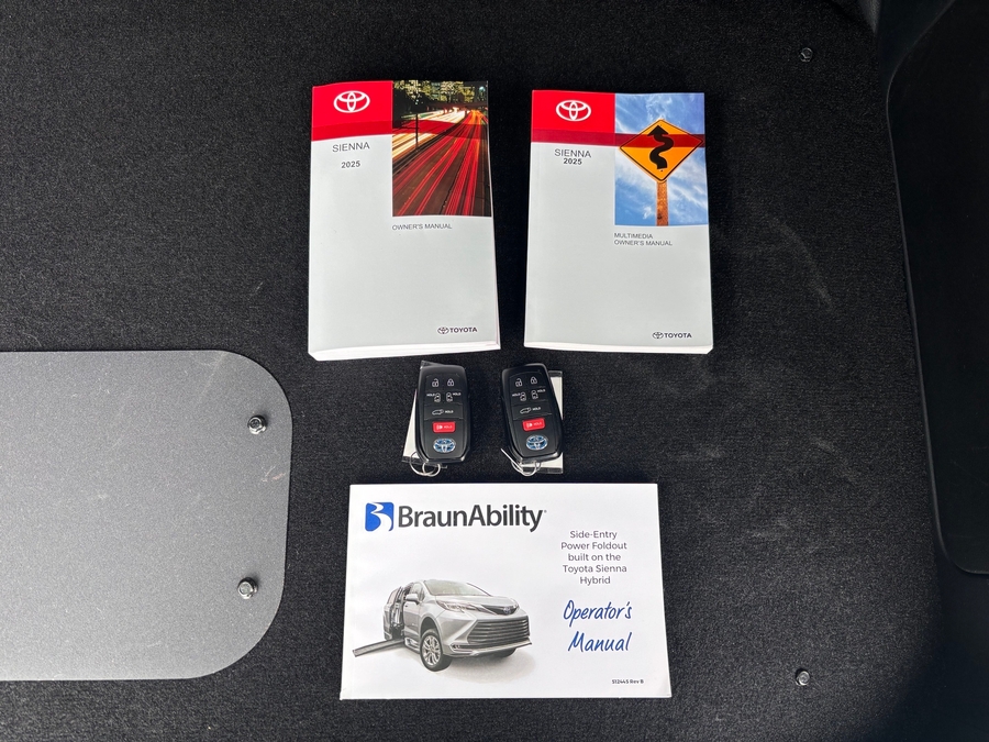 Used 2025 Toyota Sienna Hybrid XLE - BraunAbility Side Entry Entry Fold Out Automatic Ramp