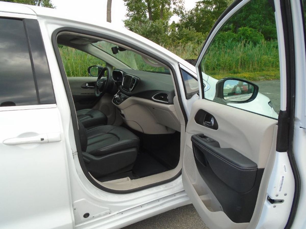 2024 CHRYSLER PACIFICA - Image 14