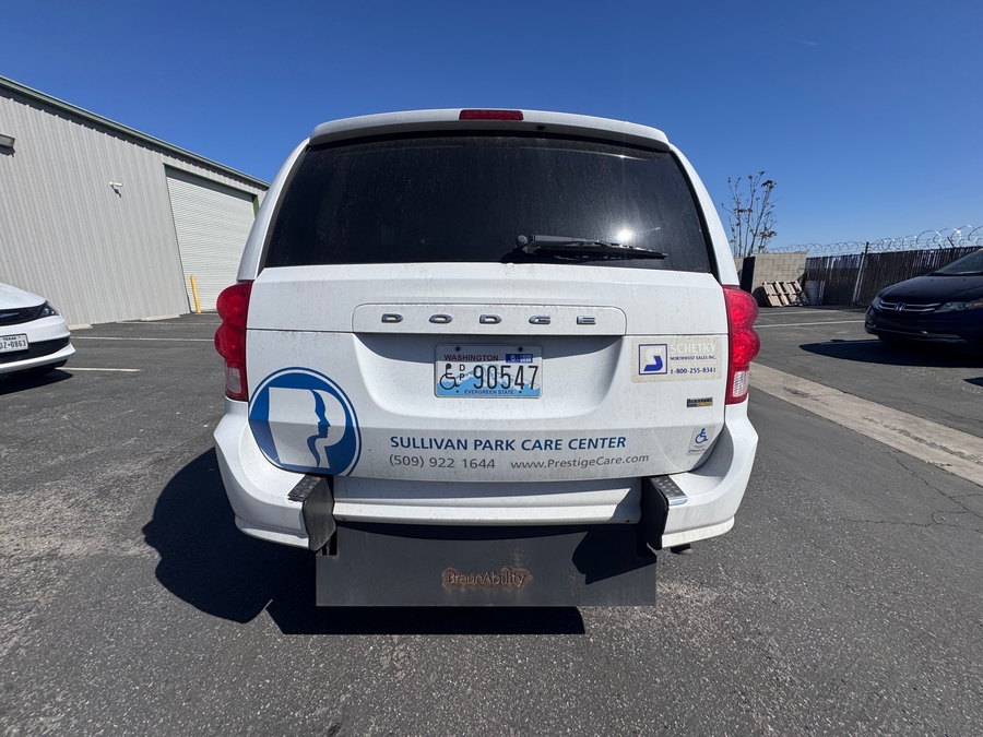  Dodge Grand Caravan image number 2