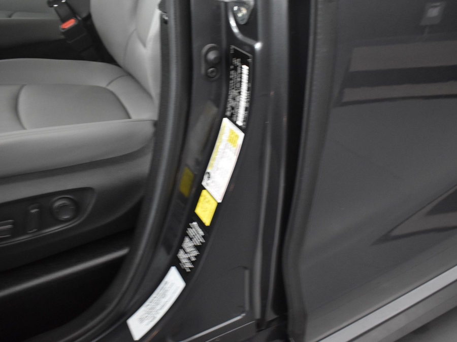 New 2025 Toyota Sienna Hybrid XLE Plus - BraunAbility Side Entry Entry In Floor Automatic Ramp