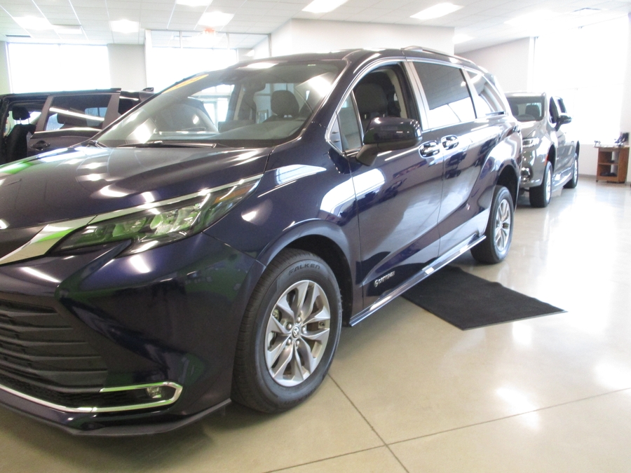 2024 TOYOTA SIENNA - Image 2