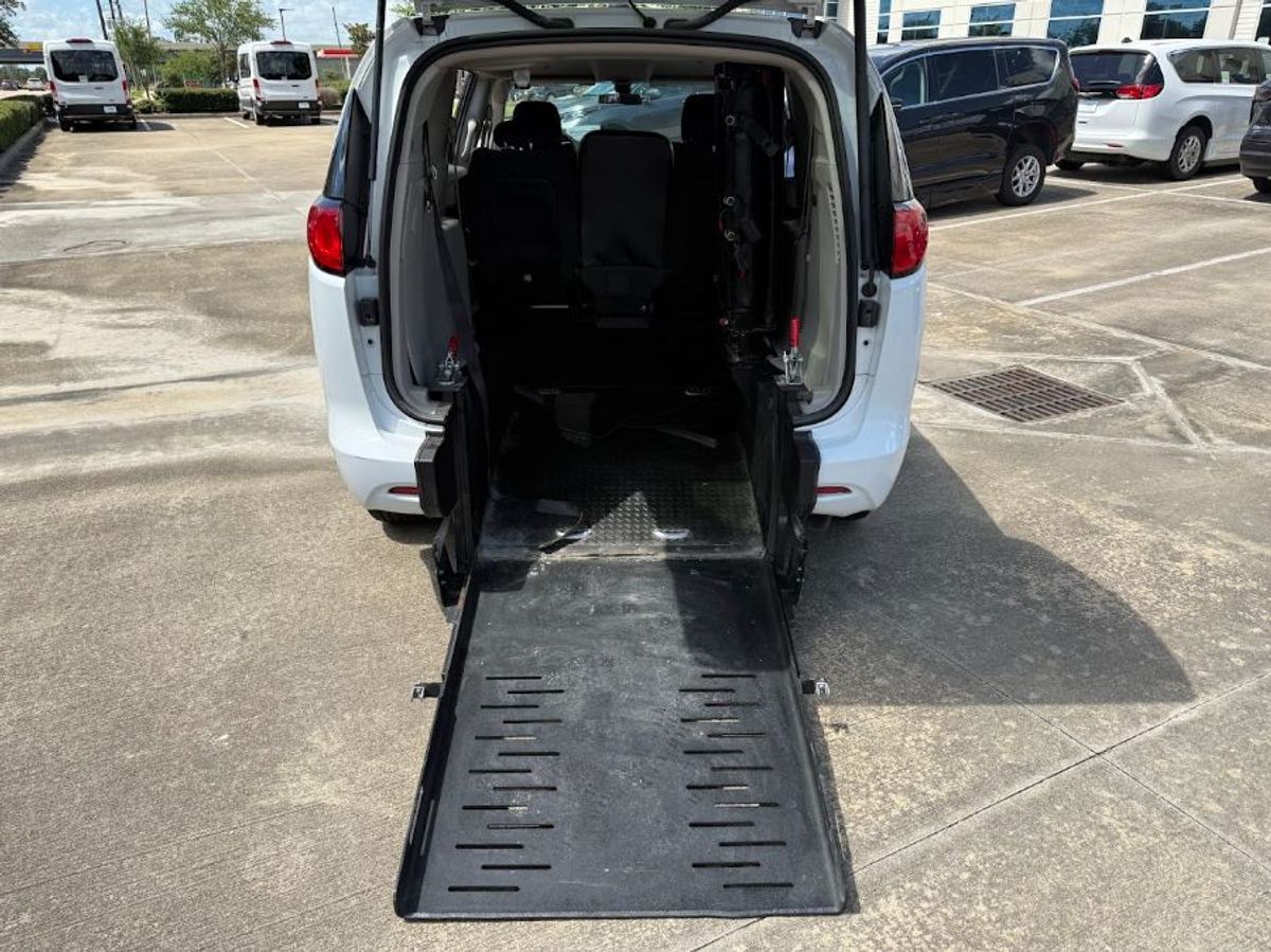 2022 CHRYSLER VOYAGER - Image 13