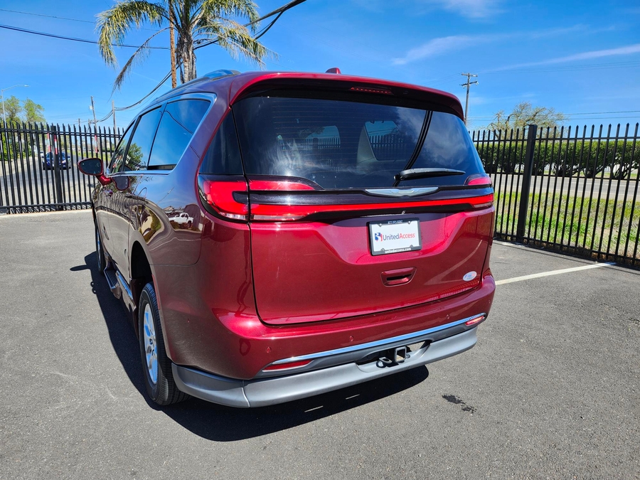 Used 2021 Chrysler Pacifica Touring L - BraunAbility Side Entry Entry In Floor Automatic Ramp