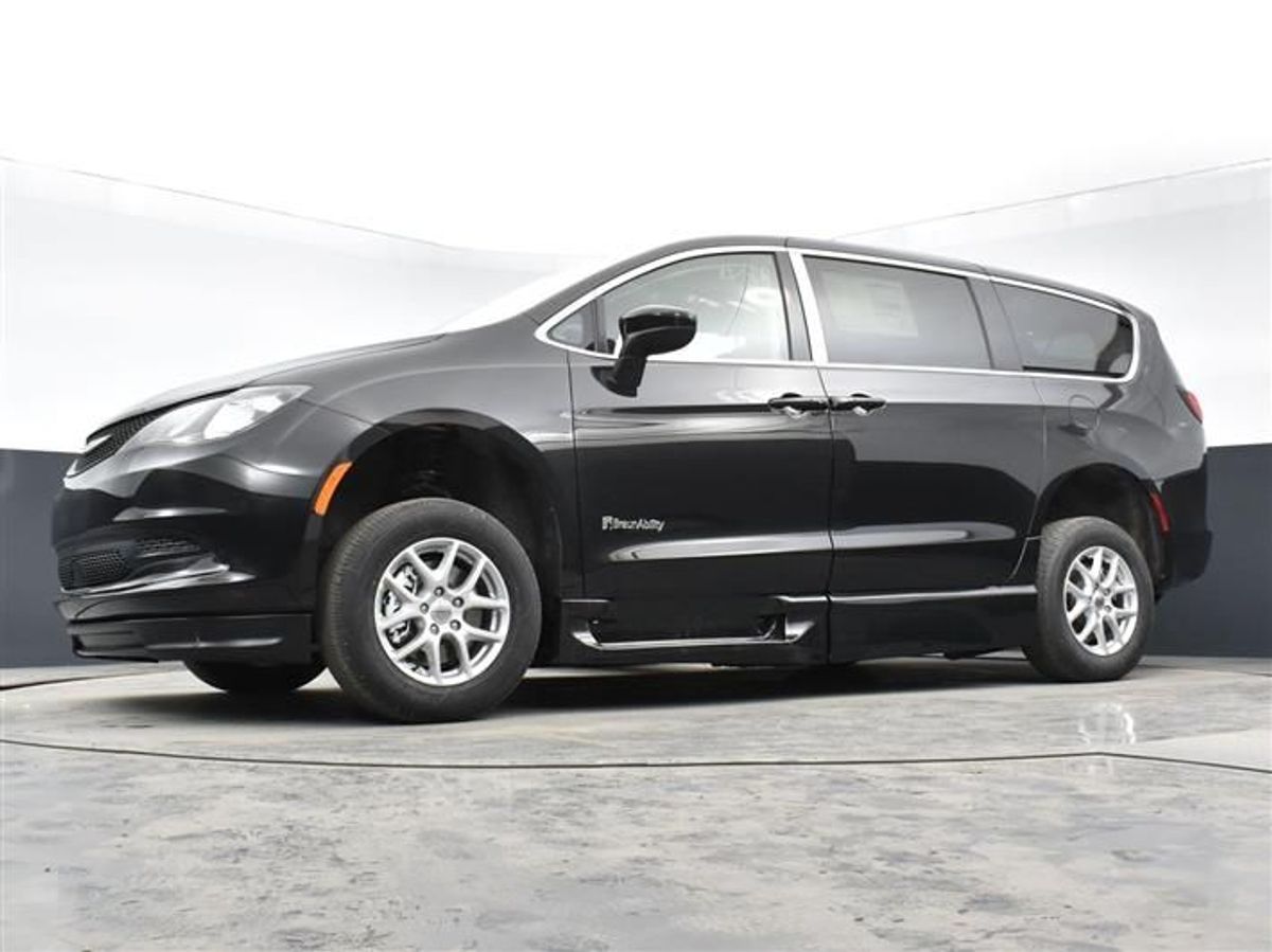 2023 CHRYSLER VOYAGER - Image 5