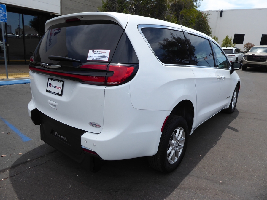 Used 2025 Chrysler Pacifica Select Safety - BraunAbility Rear Entry Fold Out Manual Ramp