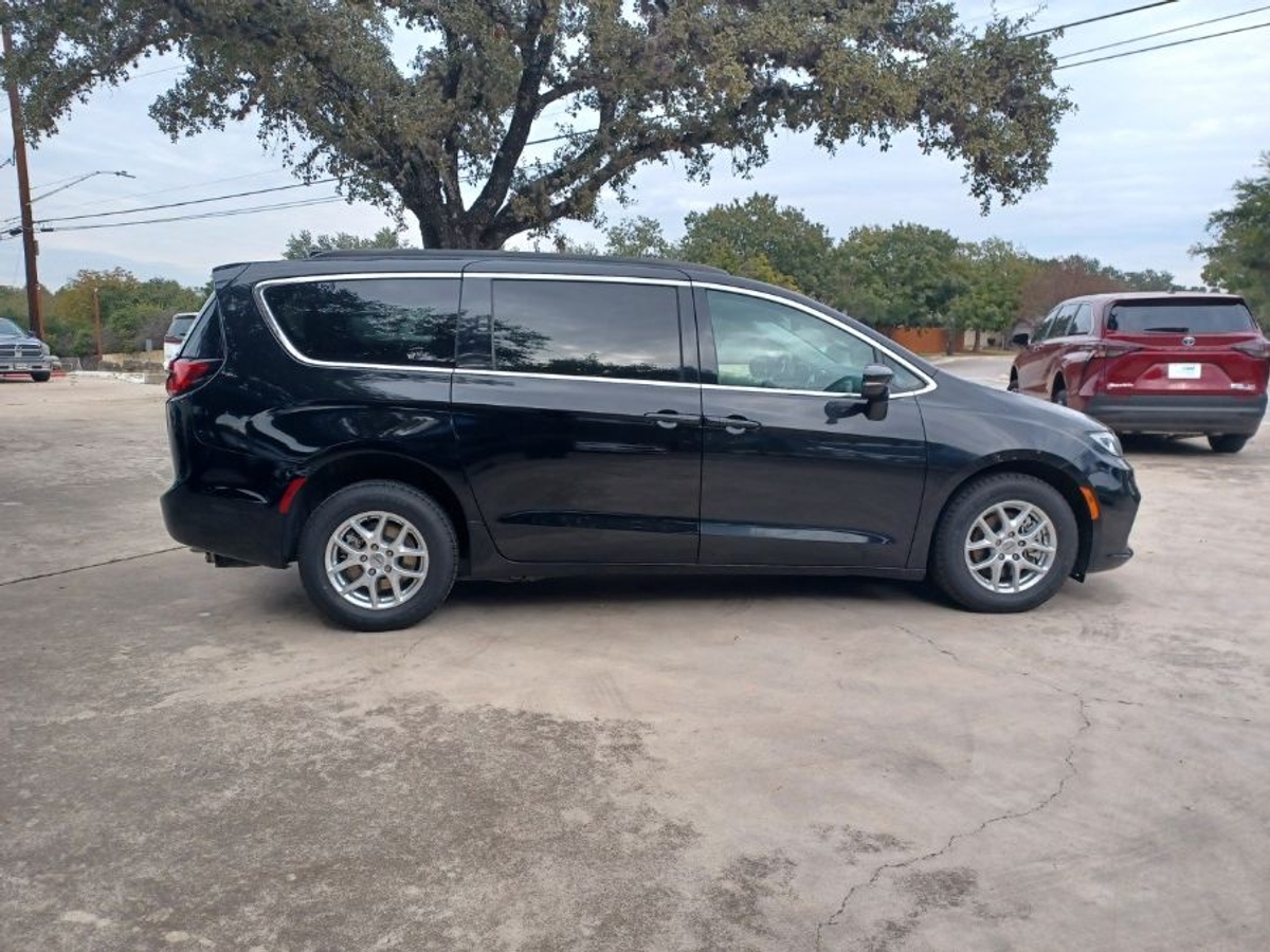 2022 CHRYSLER PACIFICA - Image 10