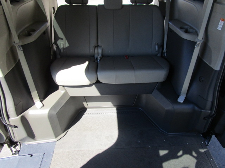 Used 2015 Toyota Sienna XLE - VMI Side Entry Entry In Floor Automatic Ramp
