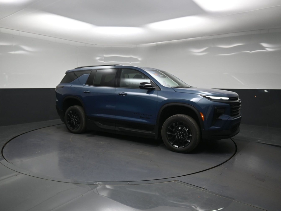 New 2026 Chevrolet Traverse 1LT Midnight - BraunAbility Side Entry In Floor Automatic Ramp