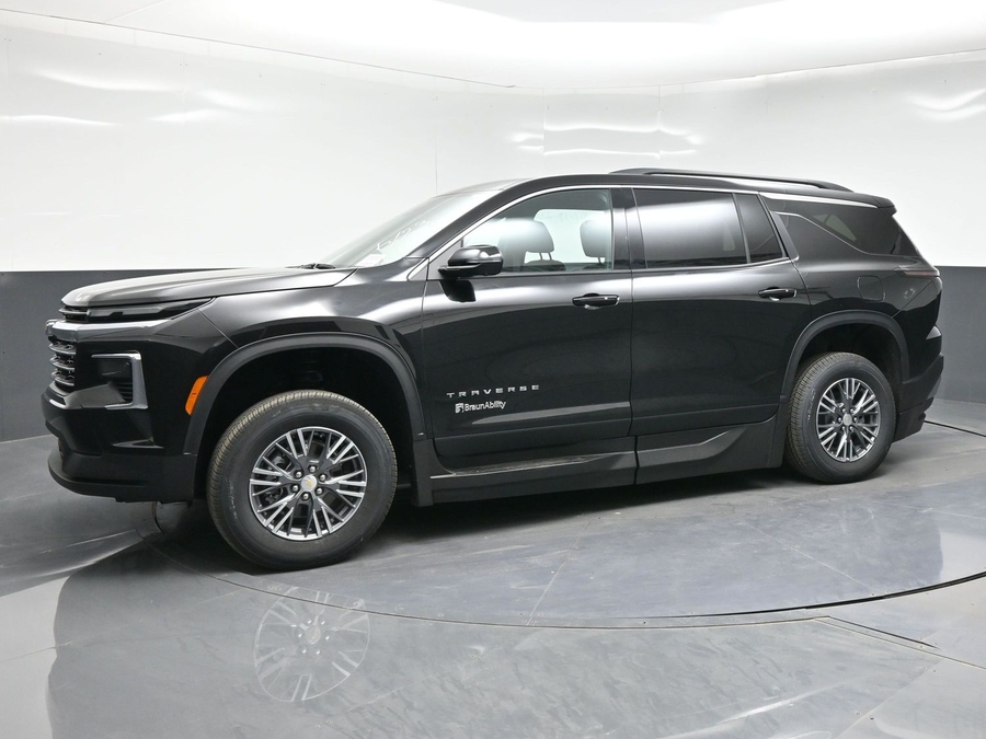 Black Chevrolet Traverse image number 2