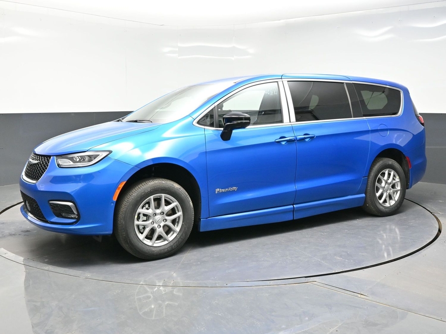 Blue Chrysler Pacifica image number 2